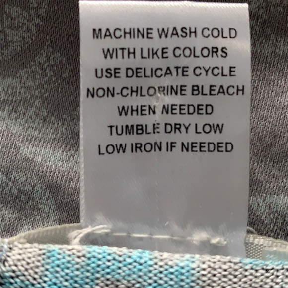 🔥3/$10 Isela blue and black XL light sweater - Picture 8 of 9